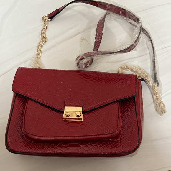 Handbags - Elegant Red Shoulder Bag